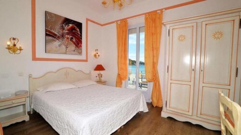 Hotel Les Flots Bleus Le Lavandou Esterno foto
