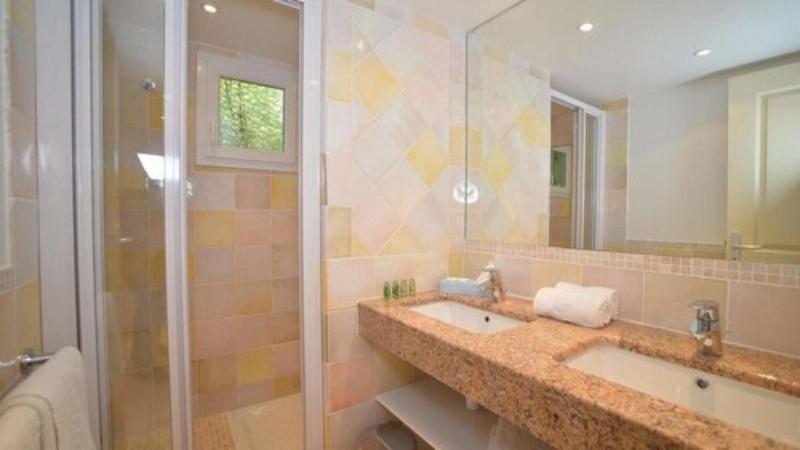 Hotel Les Flots Bleus Le Lavandou Esterno foto