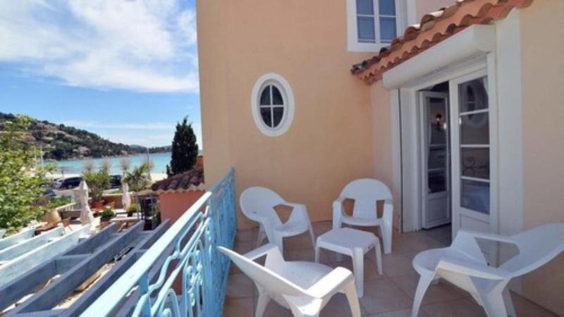 Hotel Les Flots Bleus Le Lavandou Esterno foto