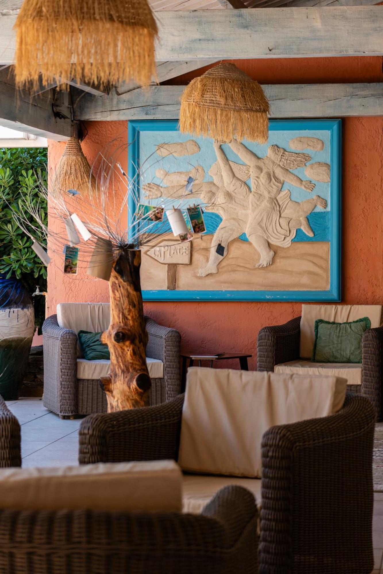 Hotel Les Flots Bleus Le Lavandou Esterno foto