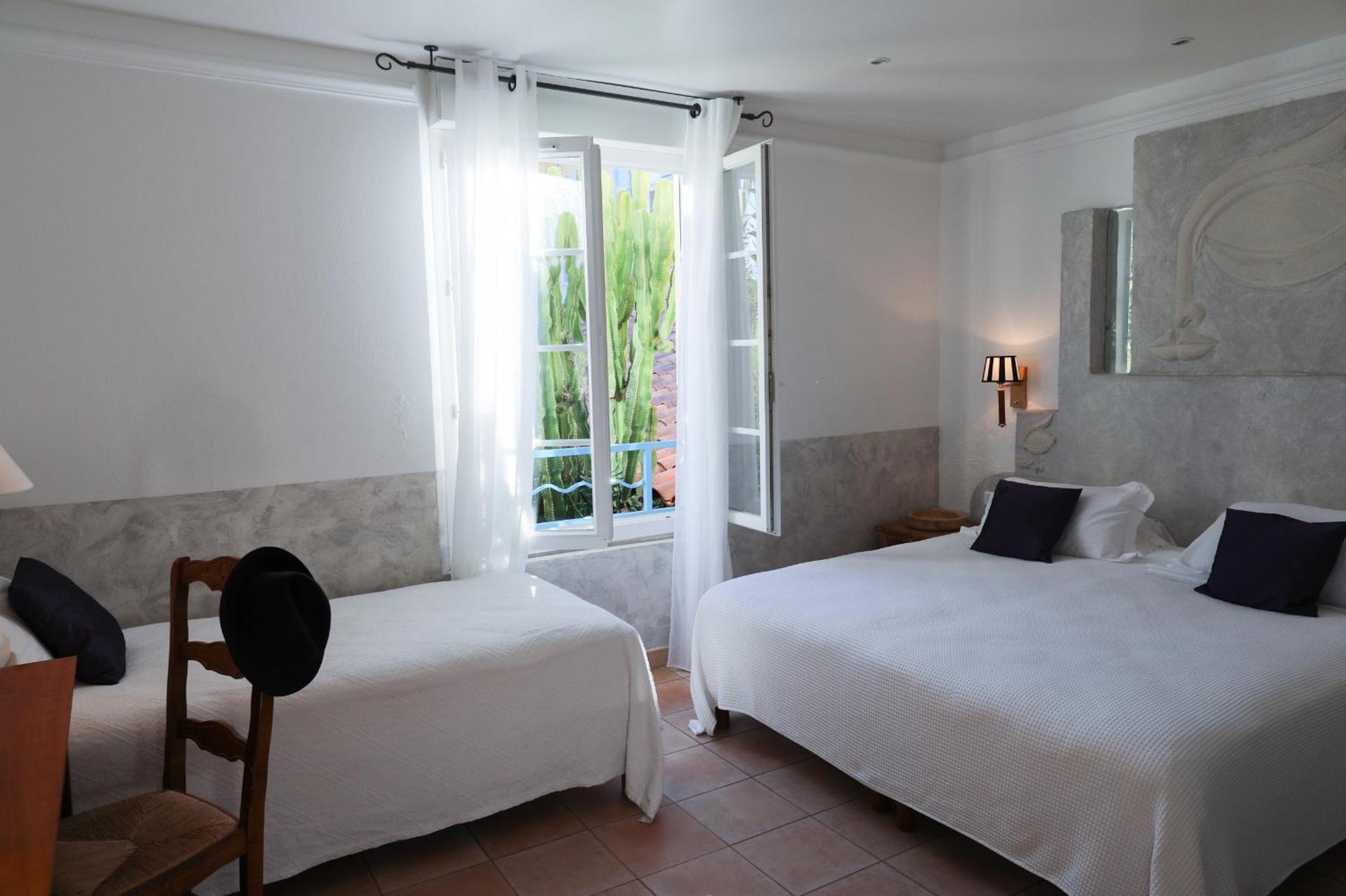 Hotel Les Flots Bleus Le Lavandou Esterno foto