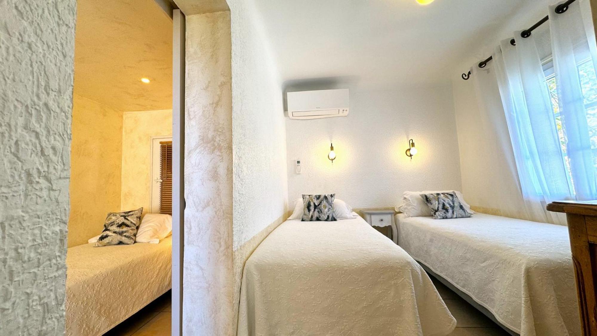 Hotel Les Flots Bleus Le Lavandou Esterno foto